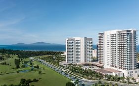 New World Hoiana Hotel